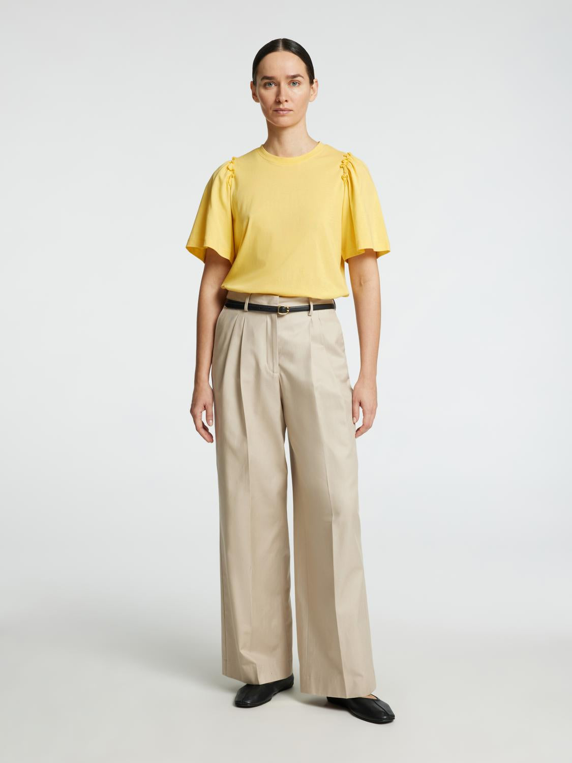 model_shot-front_full